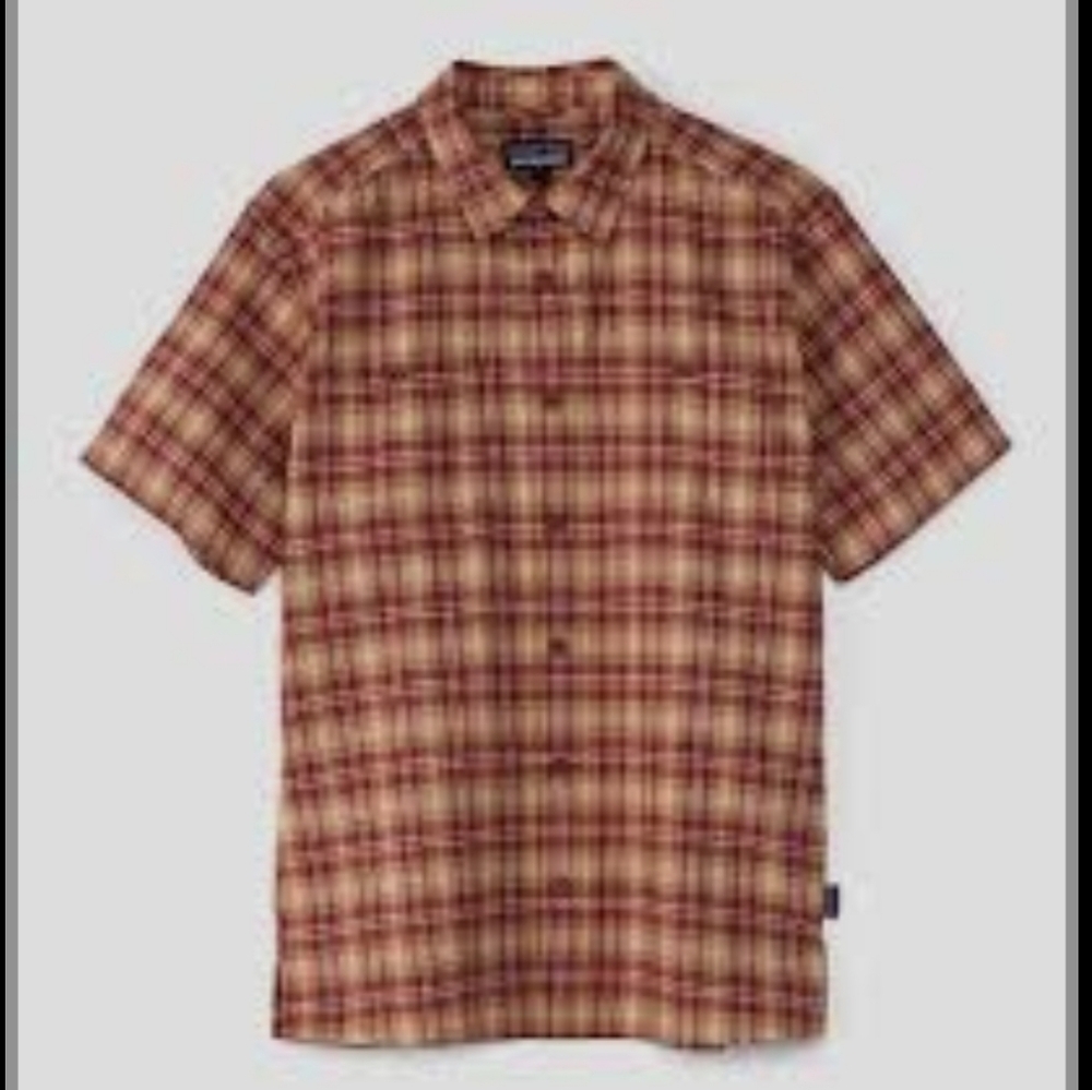 PATAGONIA SIZE XL Men's Plaid Short Sleeve Shirt. Used in excellent condition.